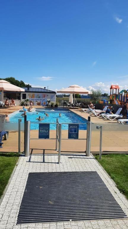 Klimatyzowany Apartament Blue , Sarbinowo Parking Basen Dış mekan fotoğraf